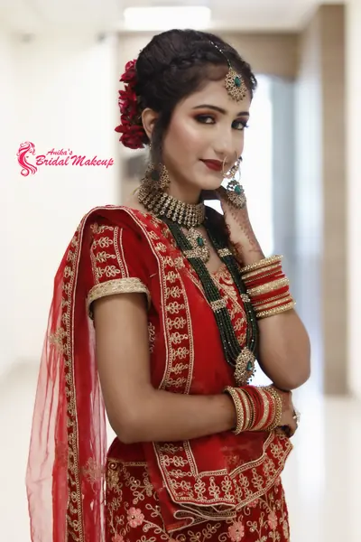 Indian bride with a soft matte base and statement eyes