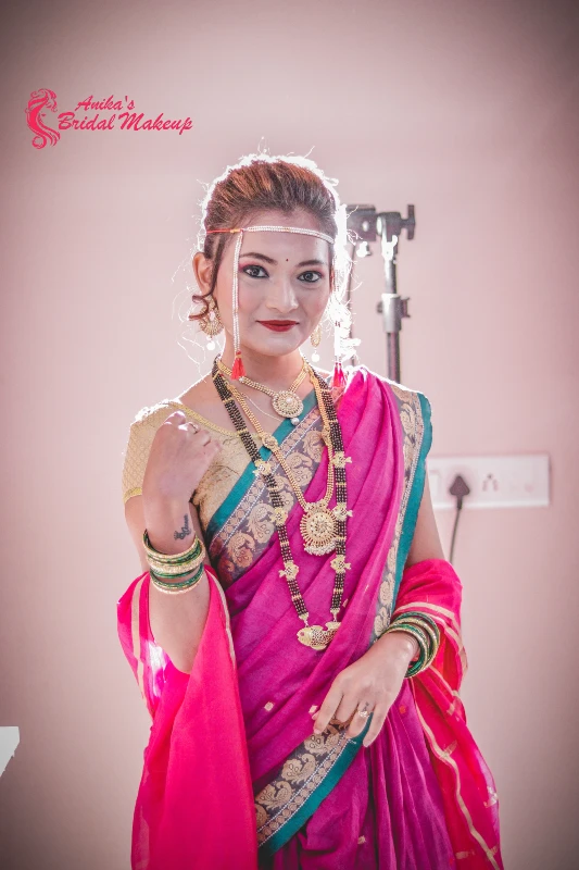 1,020 Likes, 1 Comments - Maharashtrian weddings (@maharashtrian__weddings)  on Instagram: “💞 Beautiful… | Saree hairstyles, Indian wedding makeup,  Engagement saree